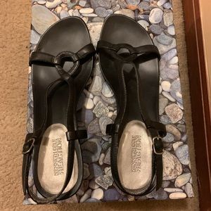KENNETH COLE REACTION sandals ⭐️